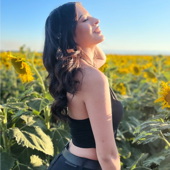 Meet your Posher, Xitlaly - Picture 1 of 1